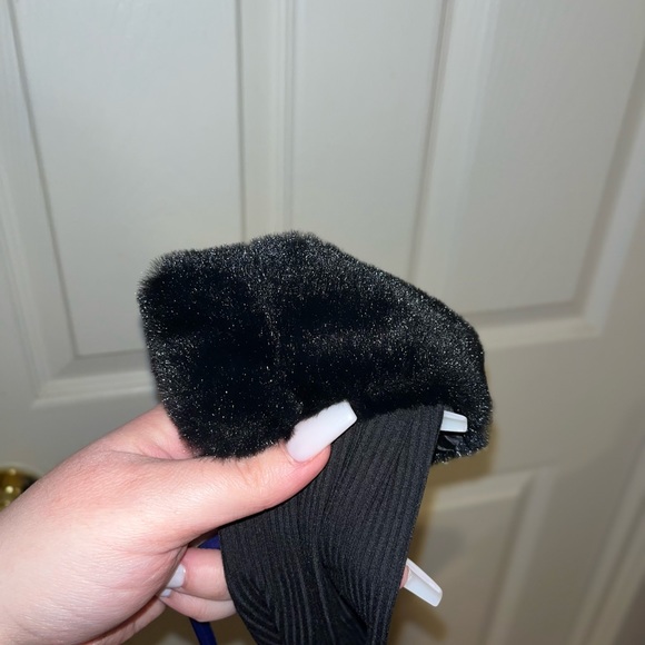 Black collared zip up top - Picture 4 of 4